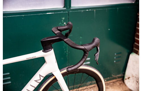 Aurum Magma Complete Bike