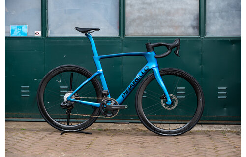 Pinarello New Dogma F Luxter Blau Campagnolo Super Record Wireless