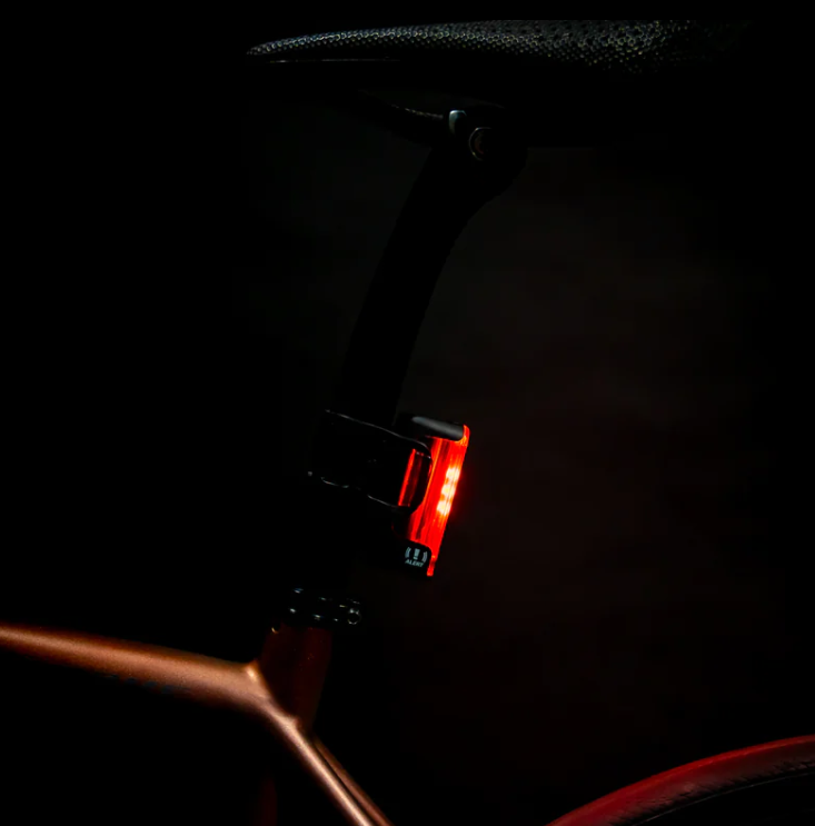 Lezyne Strip Drive Pro Alert 400+ Achter lamp