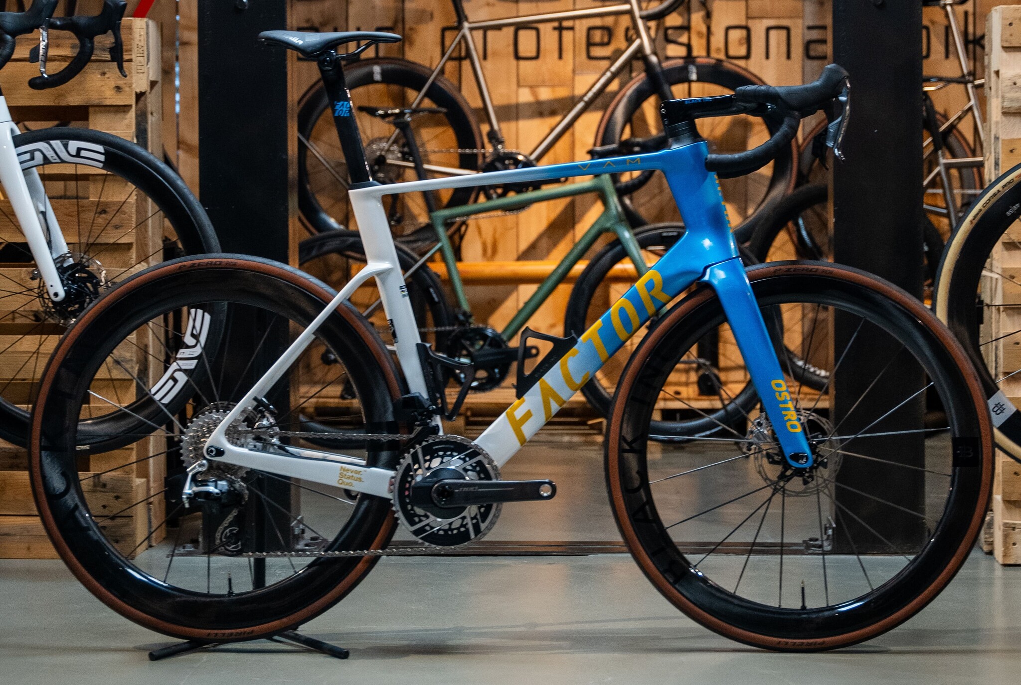 Factor OSTRO V.A.M. 2.0 - Prisma Studio Blue/White