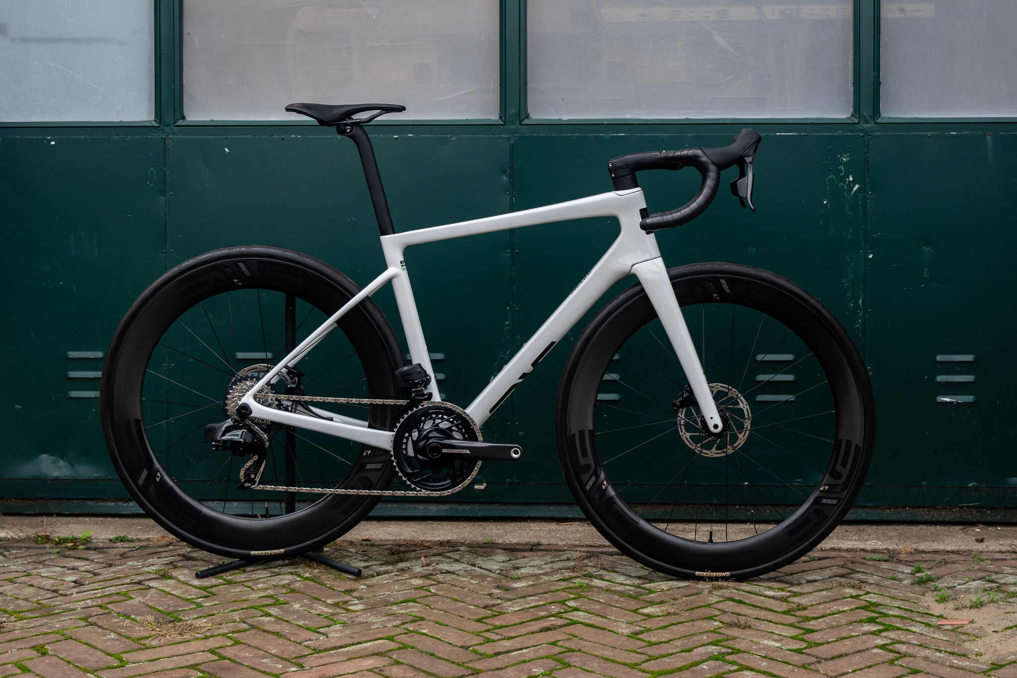 ENVE Melee Gloss White - Sram Force AXS D2 2x12