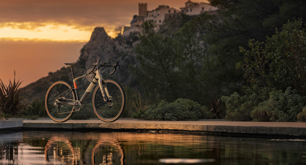 Apidura X Mondraker Dusty Framepack