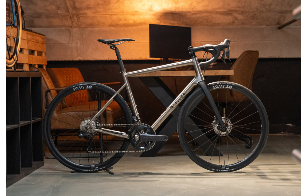 J.Guillem Orient Shimano Ultegra Di2 12s