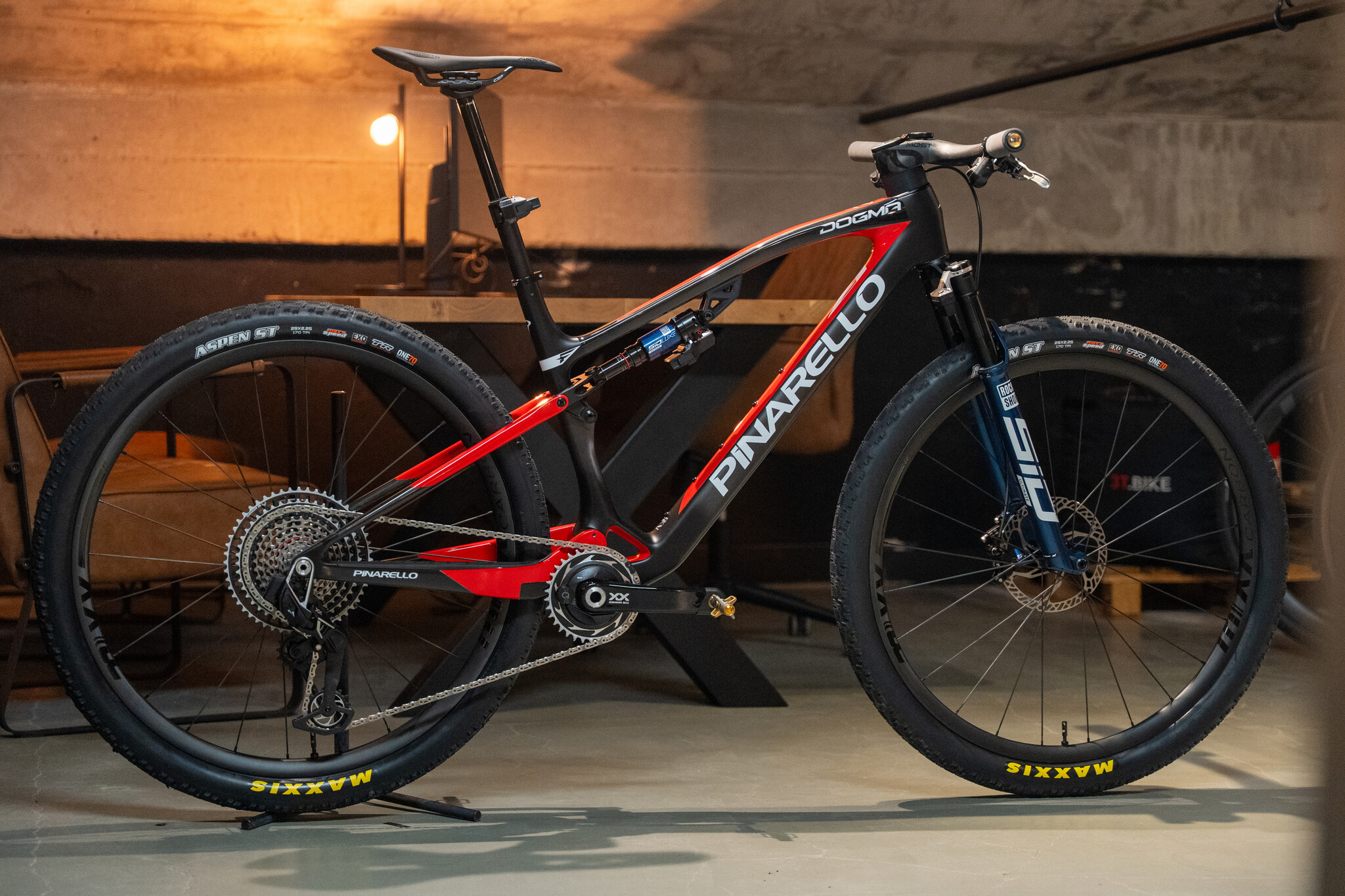 Dreambuild: Pinarello Dogma XC - No limits.