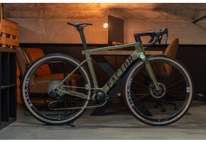 Factor OSTRO GRAVEL SRAM Red E1 XPLR 1x13