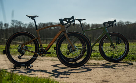 18 High-End Gravelbikes vergeleken