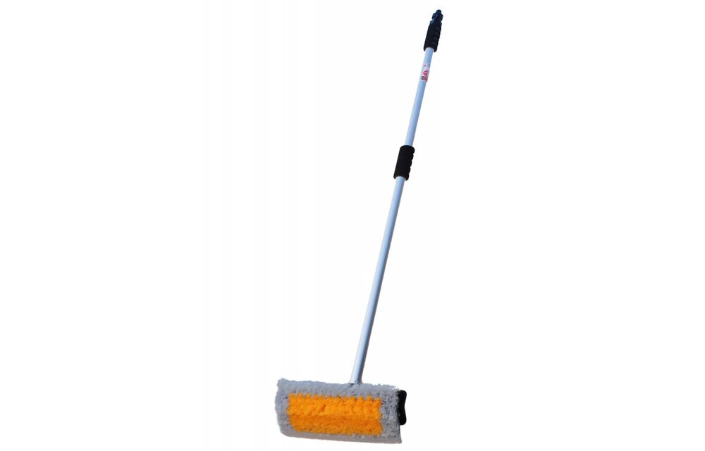 Professionele autowasborstel met waterdoorlatende steel 150 cm.