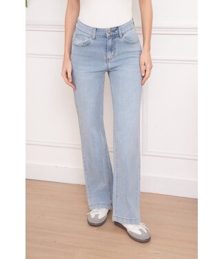 Jeans All You Need Is Love