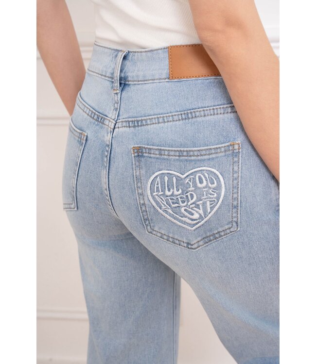 Jeans All You Need Is Love