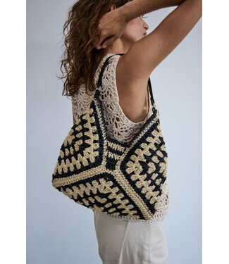 Ichi Ichi Tas Lysara