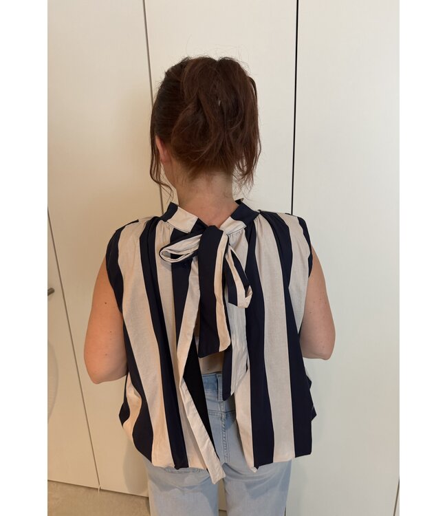Top Lily
