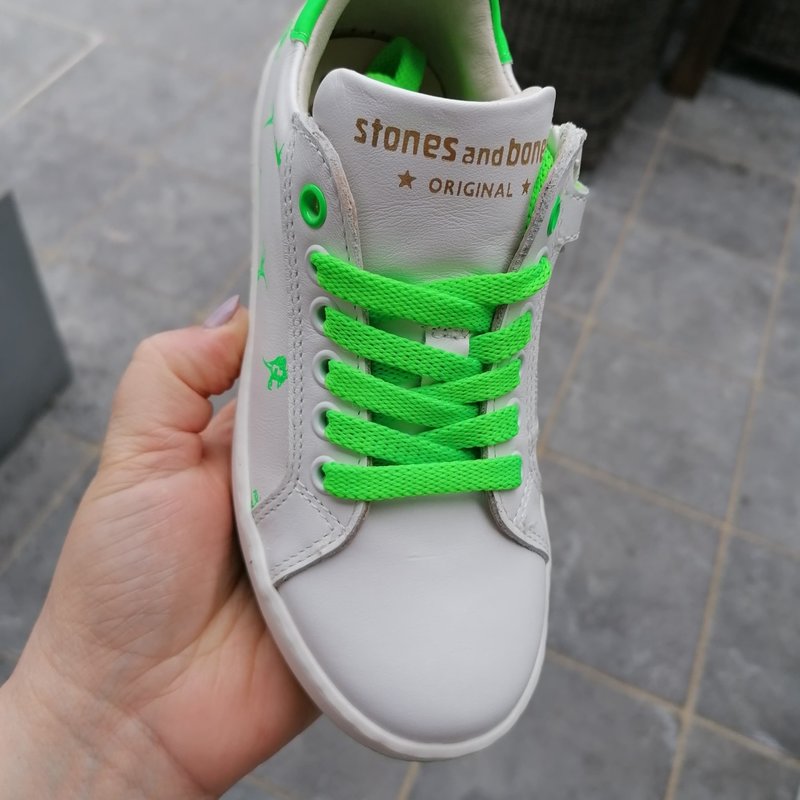 Sneaker wit met fluo groene dino's