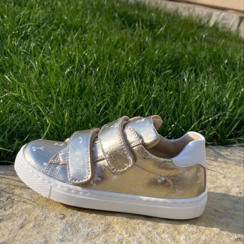 Sneaker met plakkers kers