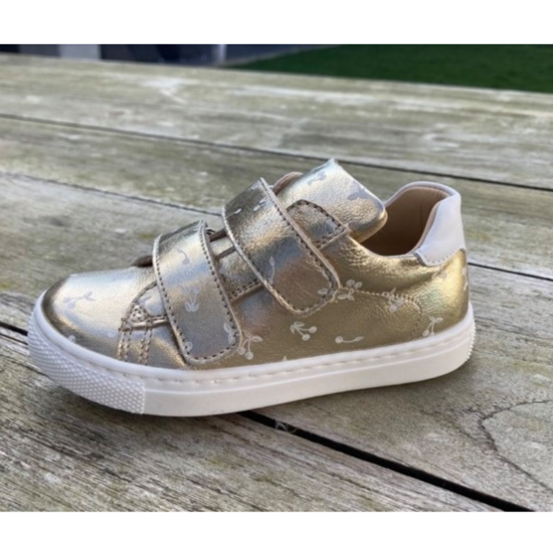 Sneaker met plakkers kers
