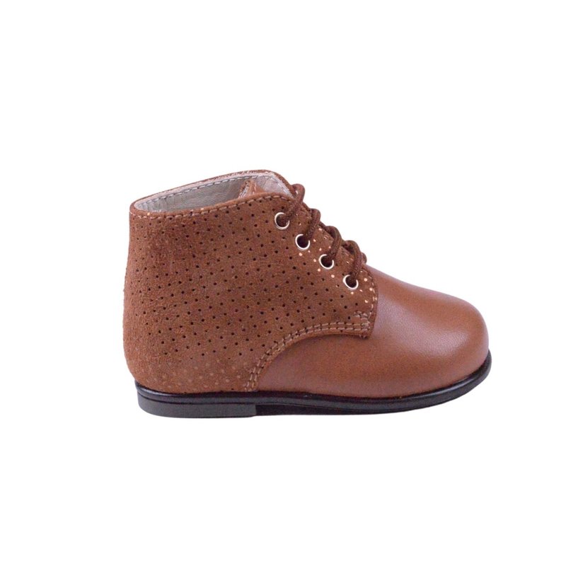 Eerste stapper cognac met stipjes