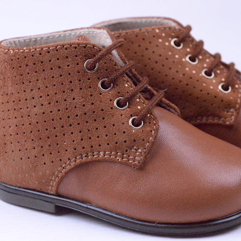 Eerste stapper cognac met stipjes