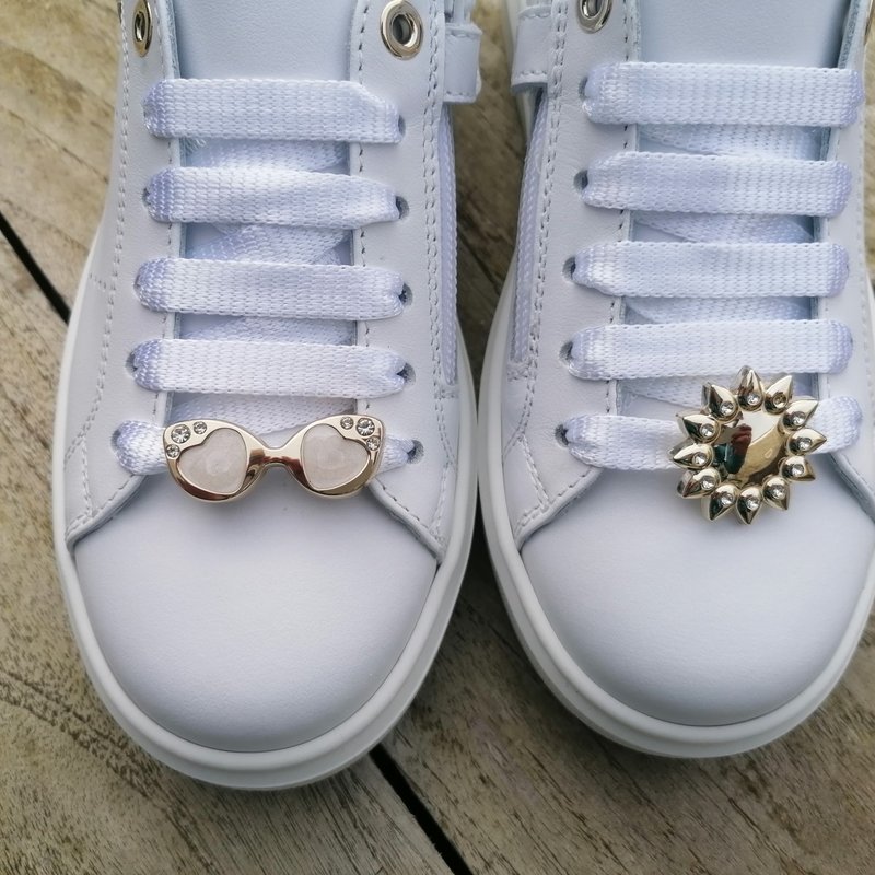 Veterschoen wit met gouden items