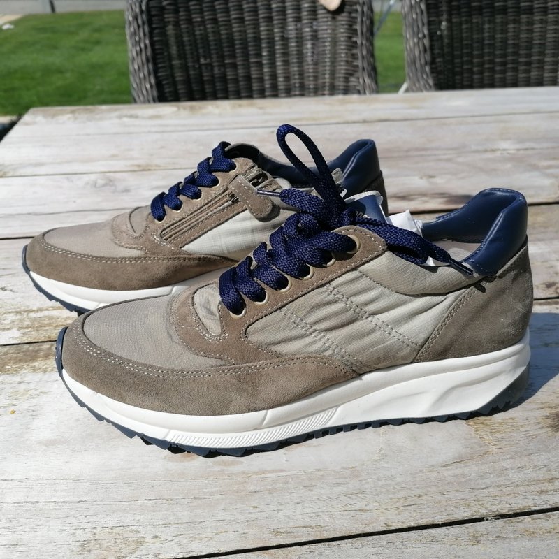 Sneaker kaki