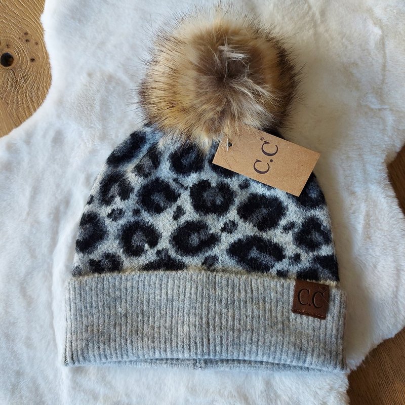 C.C Leopard Gebreide Muts Met Pom Licht Melange Grijs