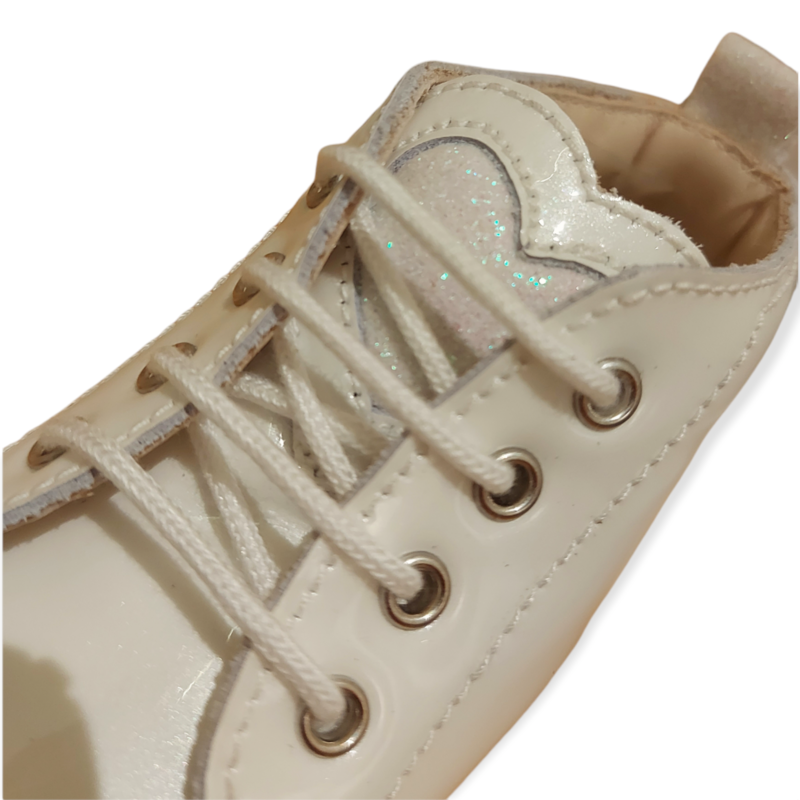 22403-B veterschoen hartje wit pearl