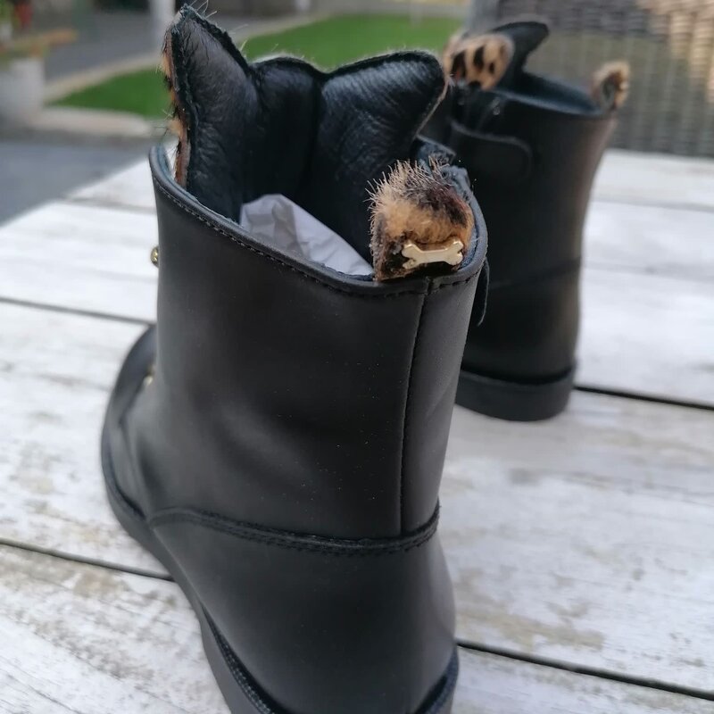 4252 Stones And Bones boots kat zwart