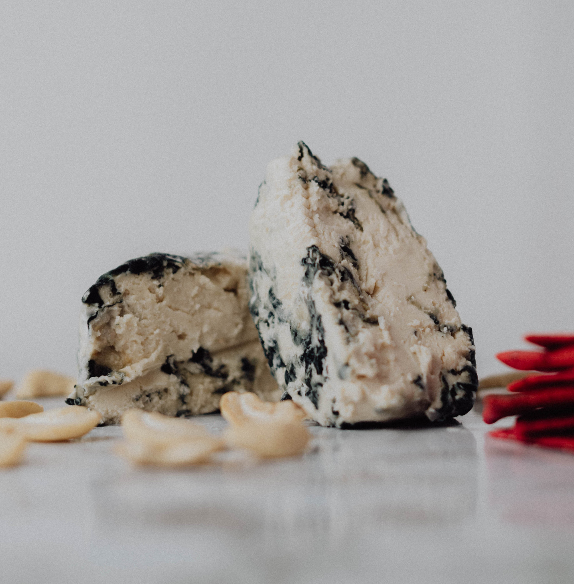 NUTTY [V] Simply Blue Vegan Cheese T.H.T 20.05.2024