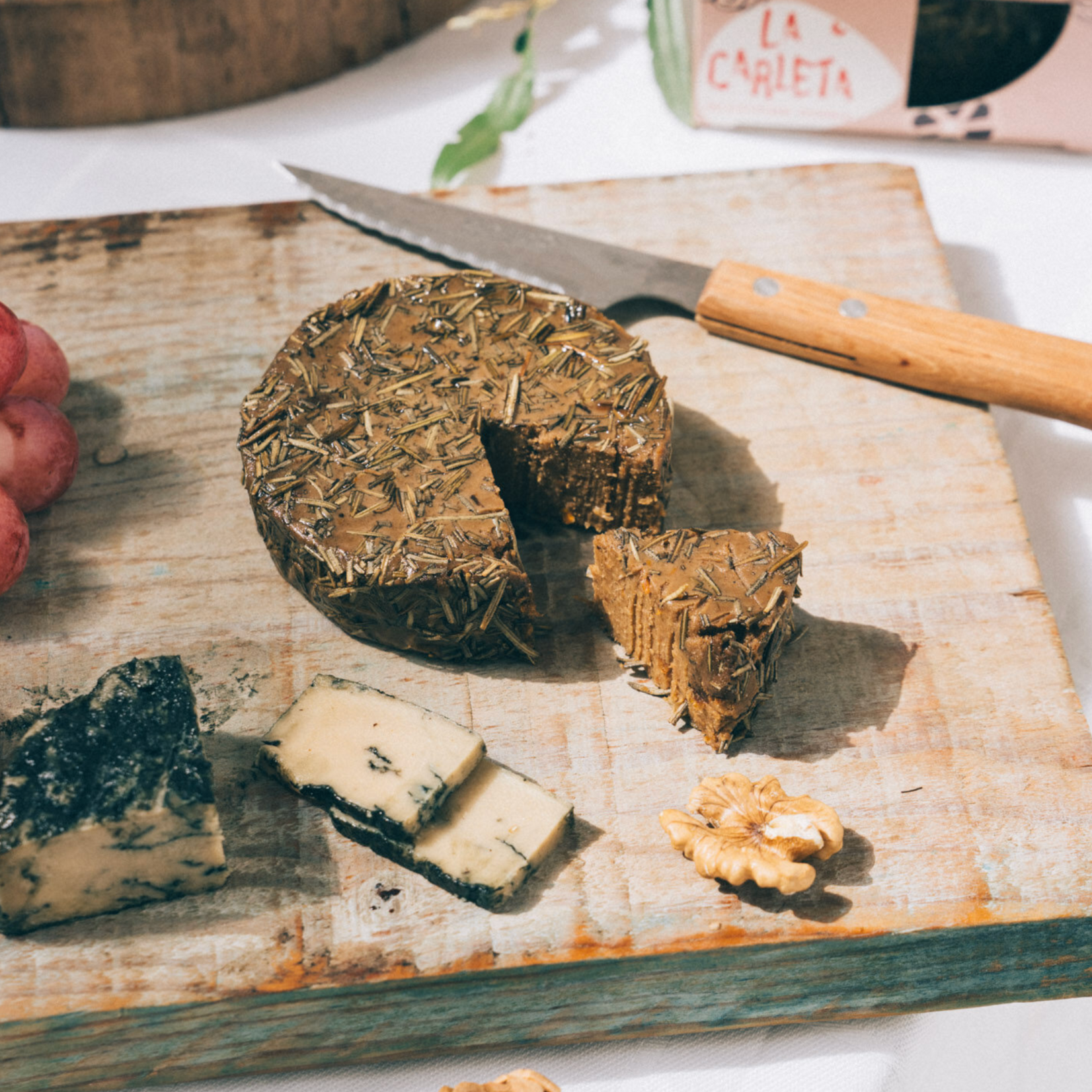 LA CARLETA LA CARLETA Aged Vegan Cheese - Tomato, Black Garlic & Rosemary