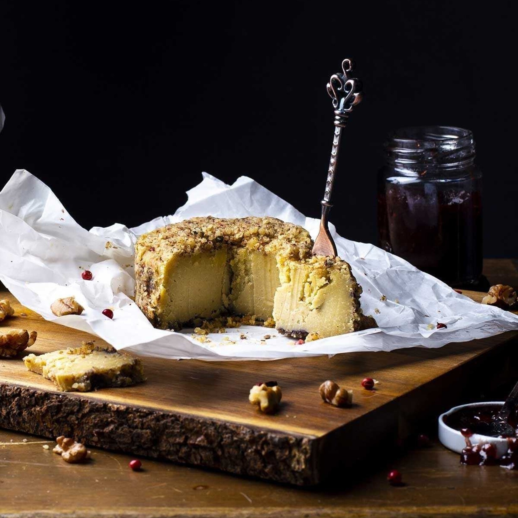 VEGGIE KARMA Veggie Karma Bio Vegan Cheese Walnuts and Pink Peppercorn