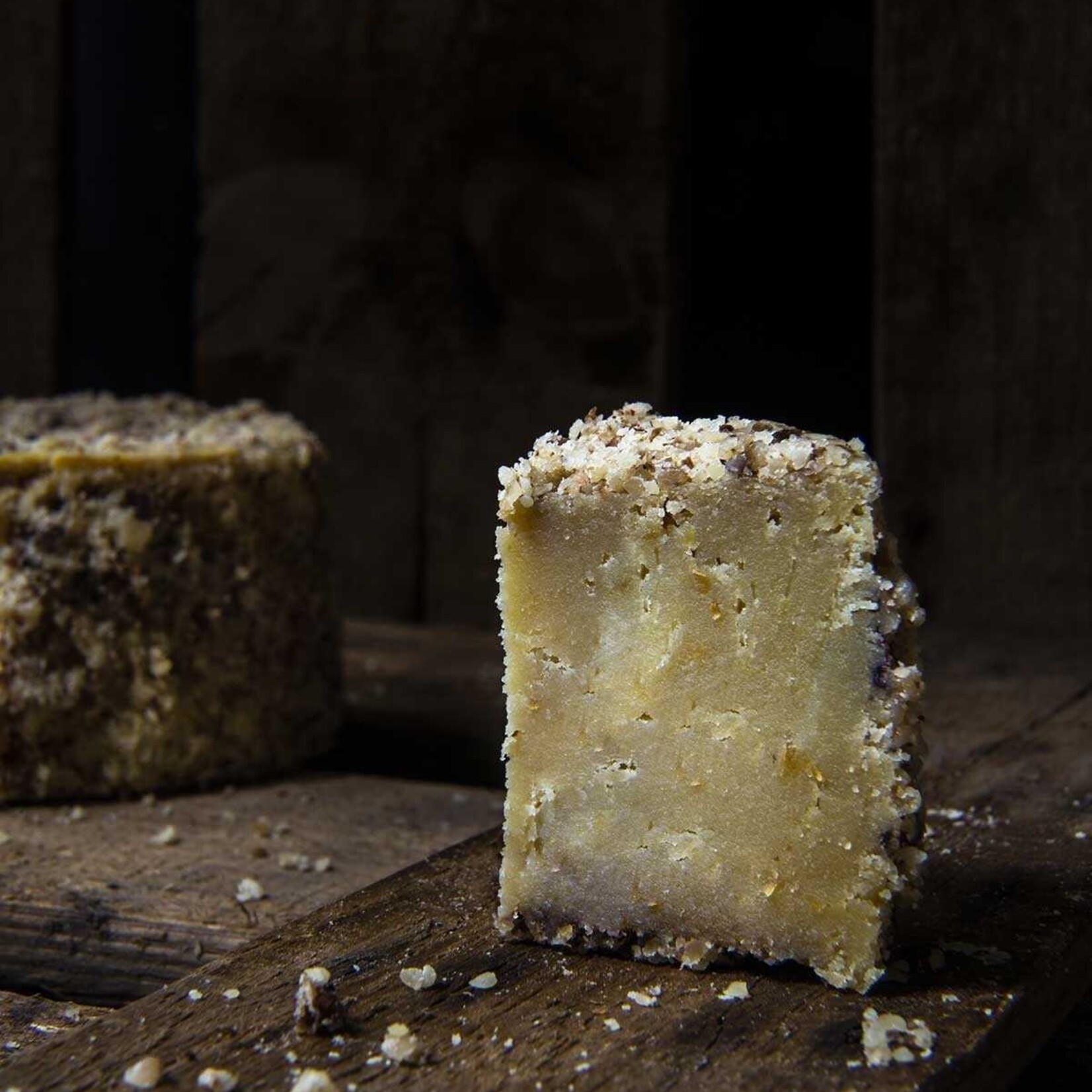 VEGGIE KARMA Veggie Karma Bio Vegan Cheese Walnuts and Pink Peppercorn