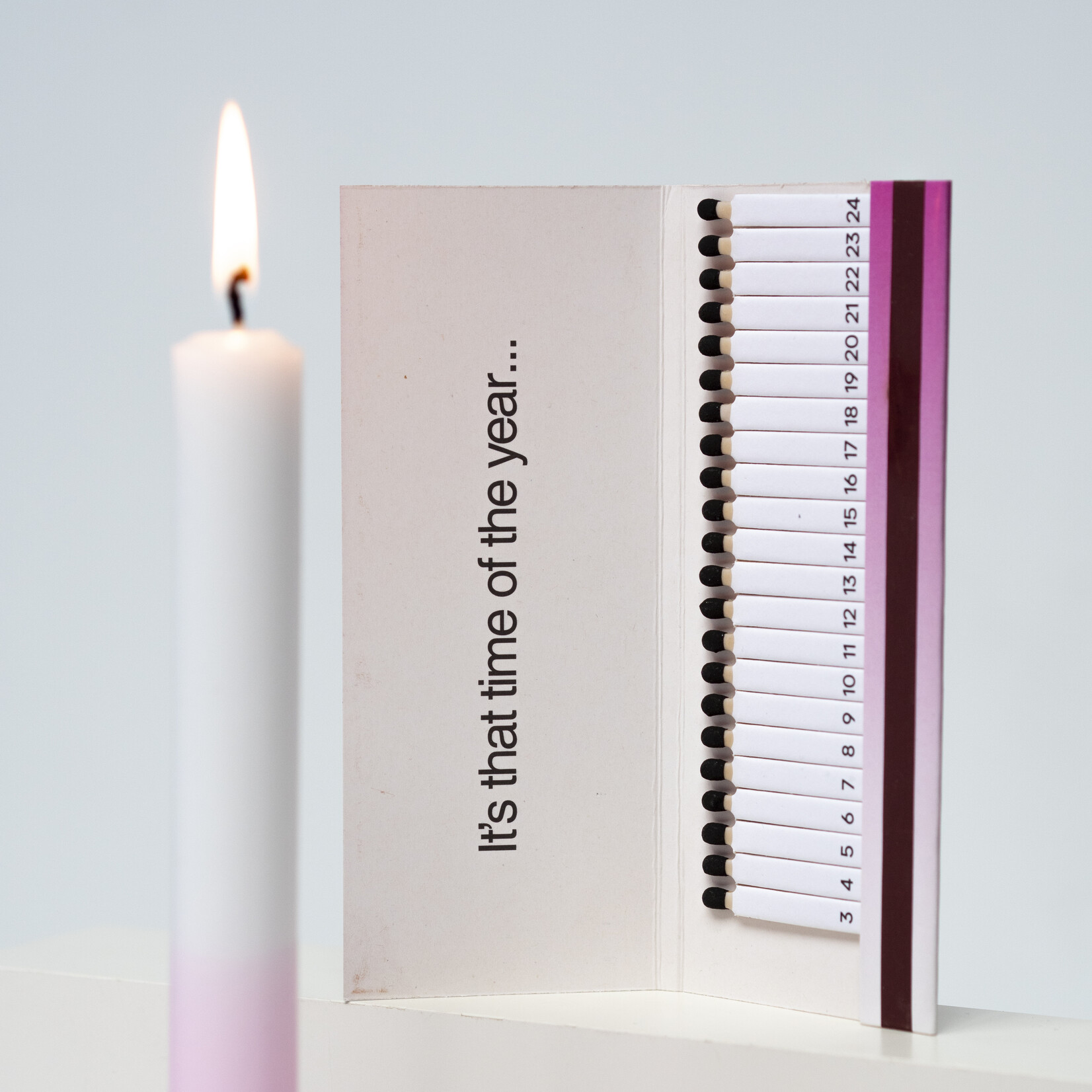 mo man tai mo man tai - matchbook advent kalender - hot pink