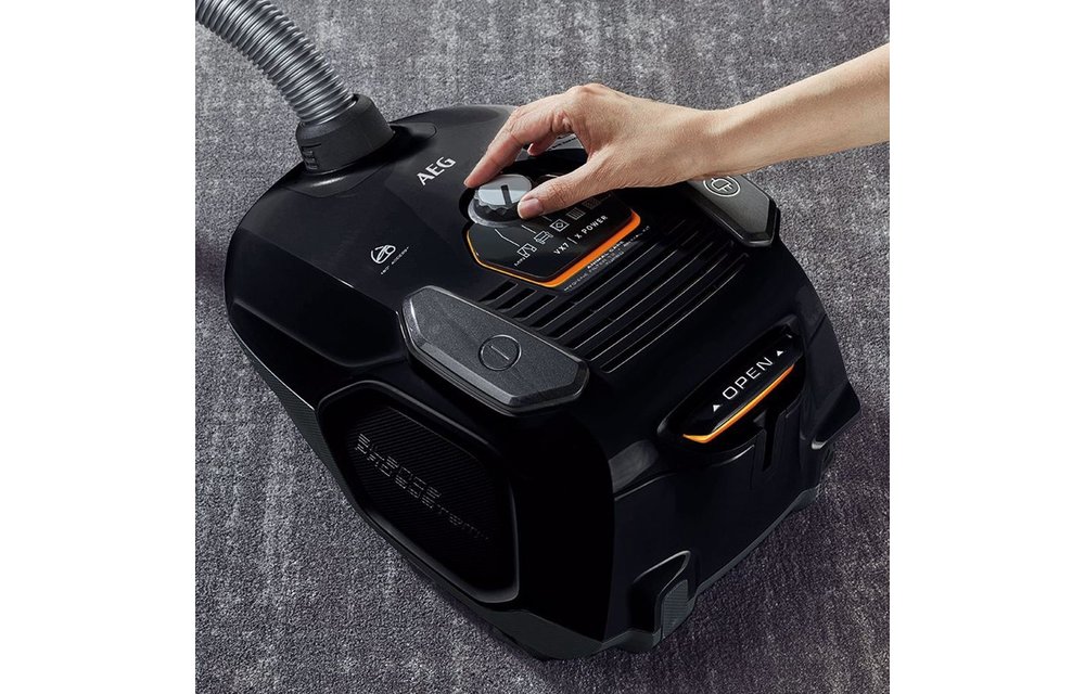 AEG VX72EBL Stofzuiger met zak