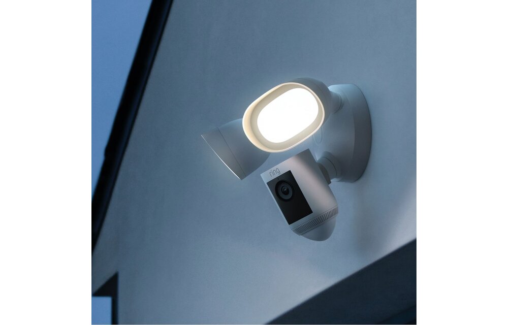 Ring Floodlight Cam Wired Pro Wit - Beveiligingscamera