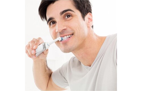 Oral-B Pro 750 Zwart - Elektrische tandenborstel