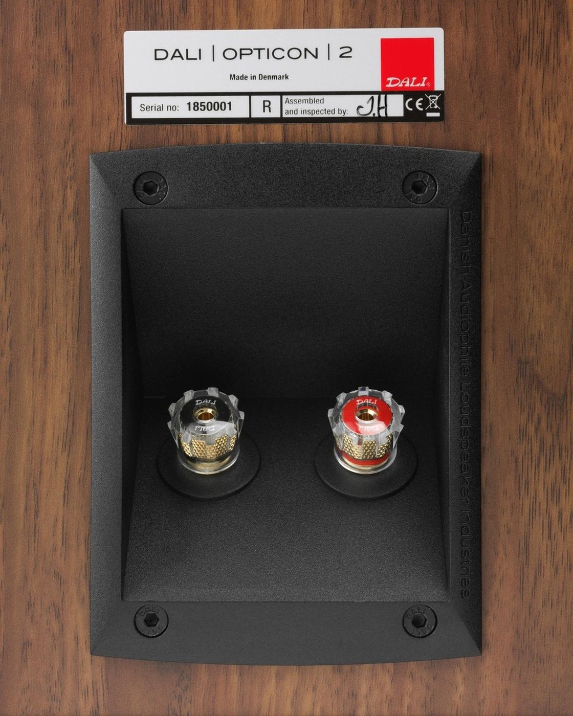 Dali Opticon 2 Bruin  - Boekenplank speaker