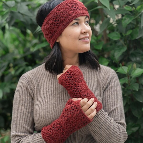 Sjaal met Verhaal Handwarmers Granny square bordeaux