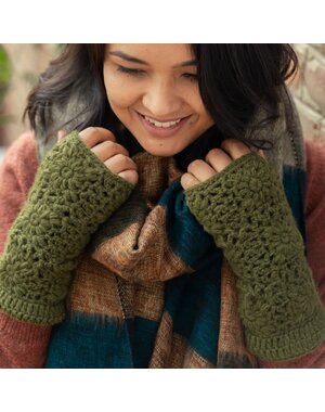 Sjaal met Verhaal Handwarmers Granny square legergroen