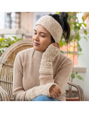 Sjaal met Verhaal Handwarmers Granny square beige