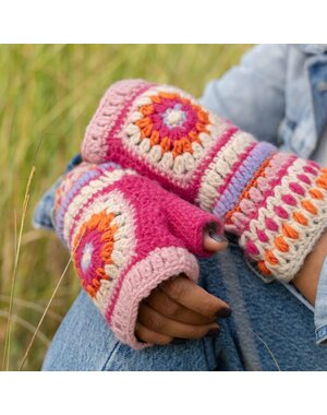 Sjaal met Verhaal Handwarmers Granny Square Colorful Fuchsia-Oranje