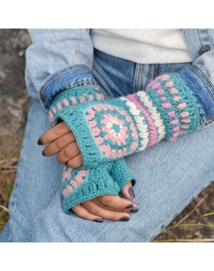 Sjaal met Verhaal Handwarmers Granny Square Colorful Turquoise-Roze