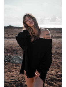 MOOST Wanted Off-Shoulder Sweater Lola