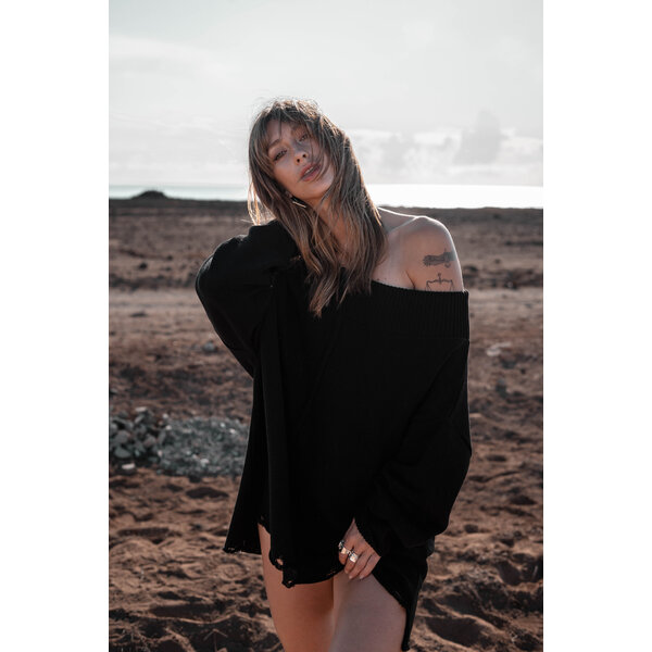 MOOST Wanted Off-Shoulder Sweater Lola | Moost wanted