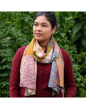 Sjaal met Verhaal Sarisjaal Patchwork Aardetinten