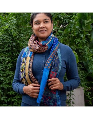 Sjaal met Verhaal Sarisjaal Patchwork Blauwtinten