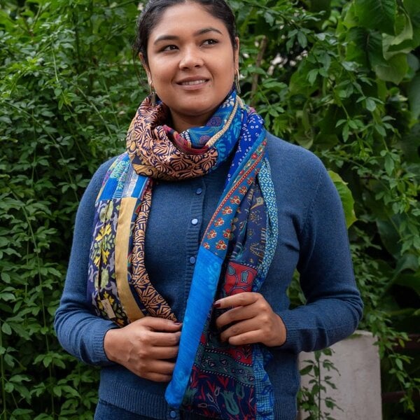 Sjaal met Verhaal Sarisjaal Patchwork Blauwtinten | Sjaal met Verhaal