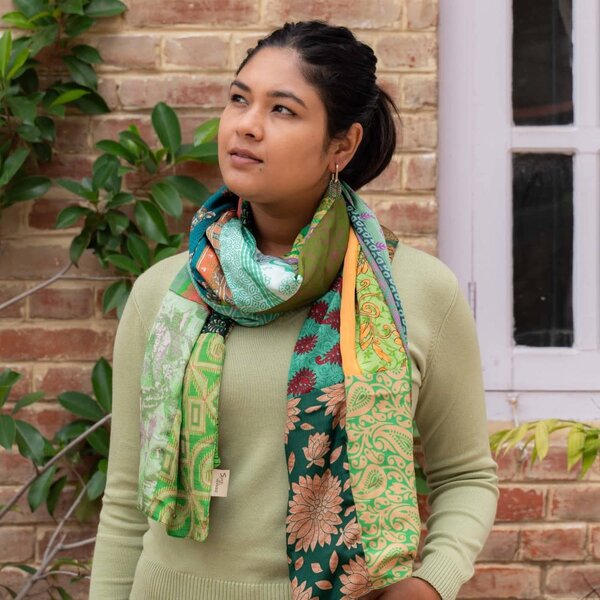 Sjaal met Verhaal Sarisjaal Patchwork Groentinten | Sjaal met Verhaal