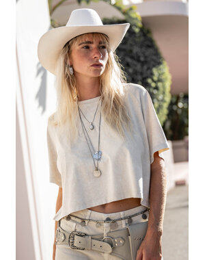 MOOST Wanted Boxy T-shirt Quinn - Washed Beige