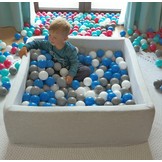 Vierkante ballenbak 90x90 cm met 150 ballen zwart, wit & grijs