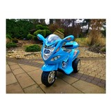 Elektrische bestuurbare driewieler blauw