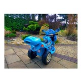 Elektrische bestuurbare driewieler blauw