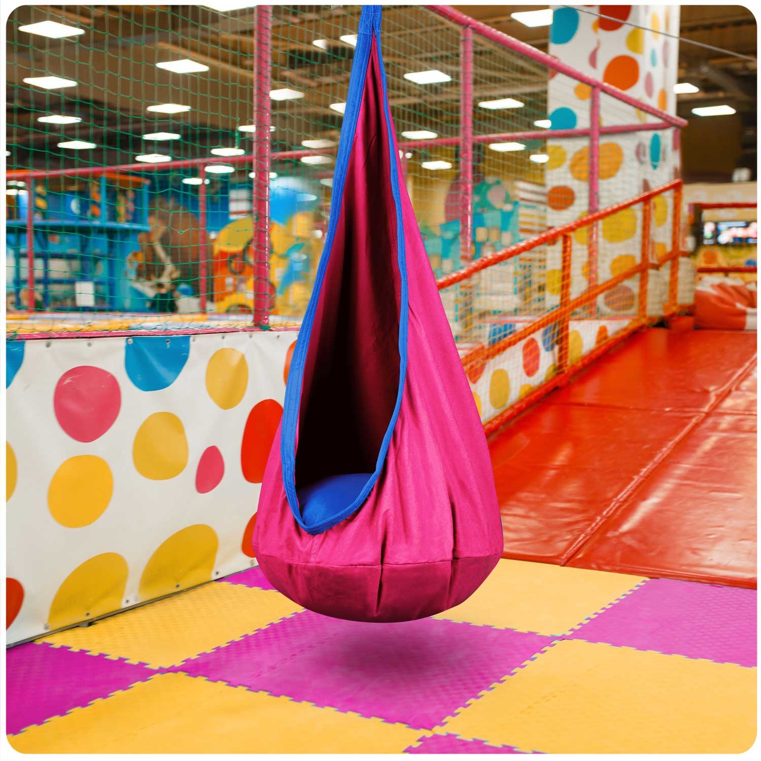 Kinderhangstoel roze – Met kussen